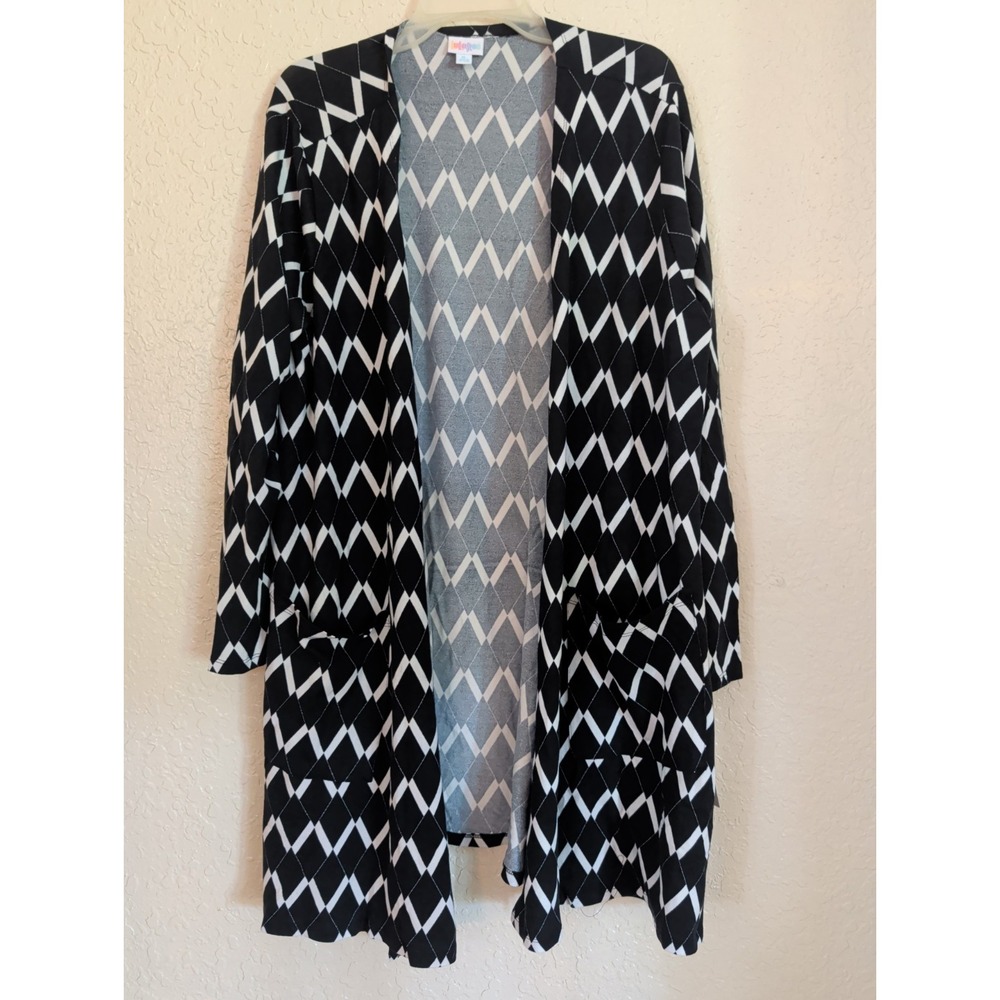 LuLaRoe Caroline Cardigan XL Black White Zig Zag Open Front Pockets Sweater